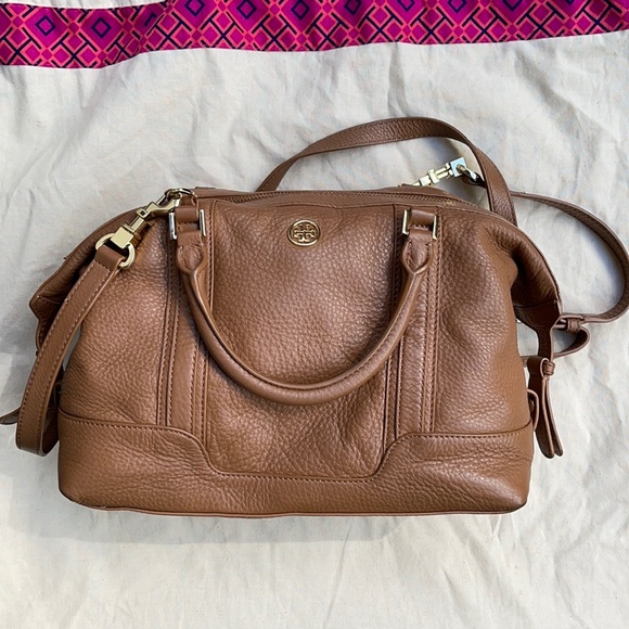 Tory Burch Handbags - Tory Burch Crossbody with handle